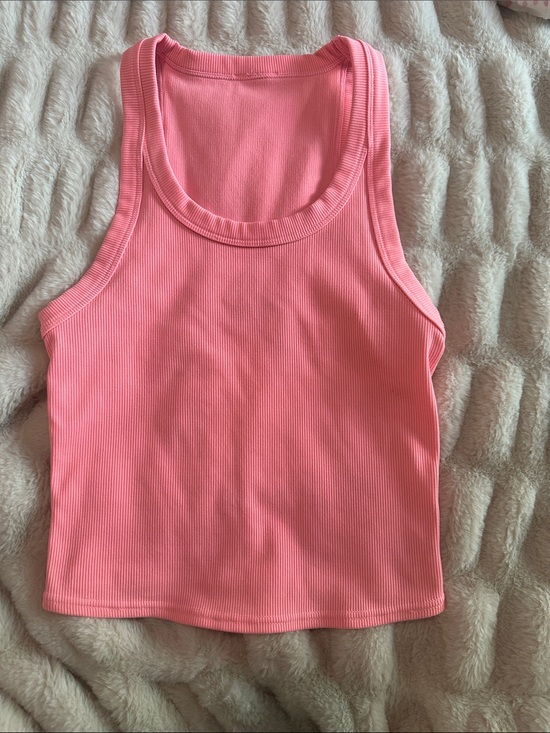 ALO Yoga Tops - Alo Yoga Neon Bubblegum Pink Goddess Tank Womens size Small Sold Out